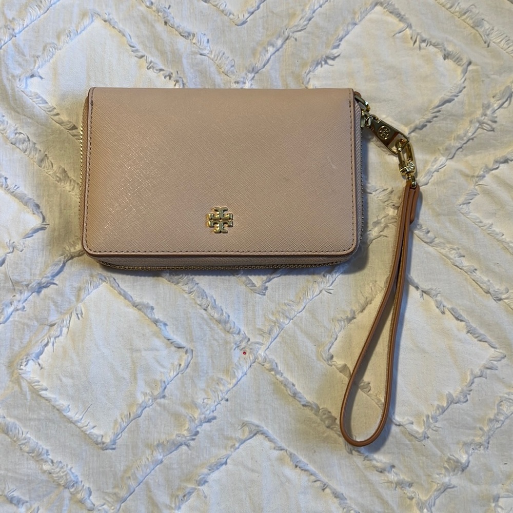 Tory Burch Wristlet like new